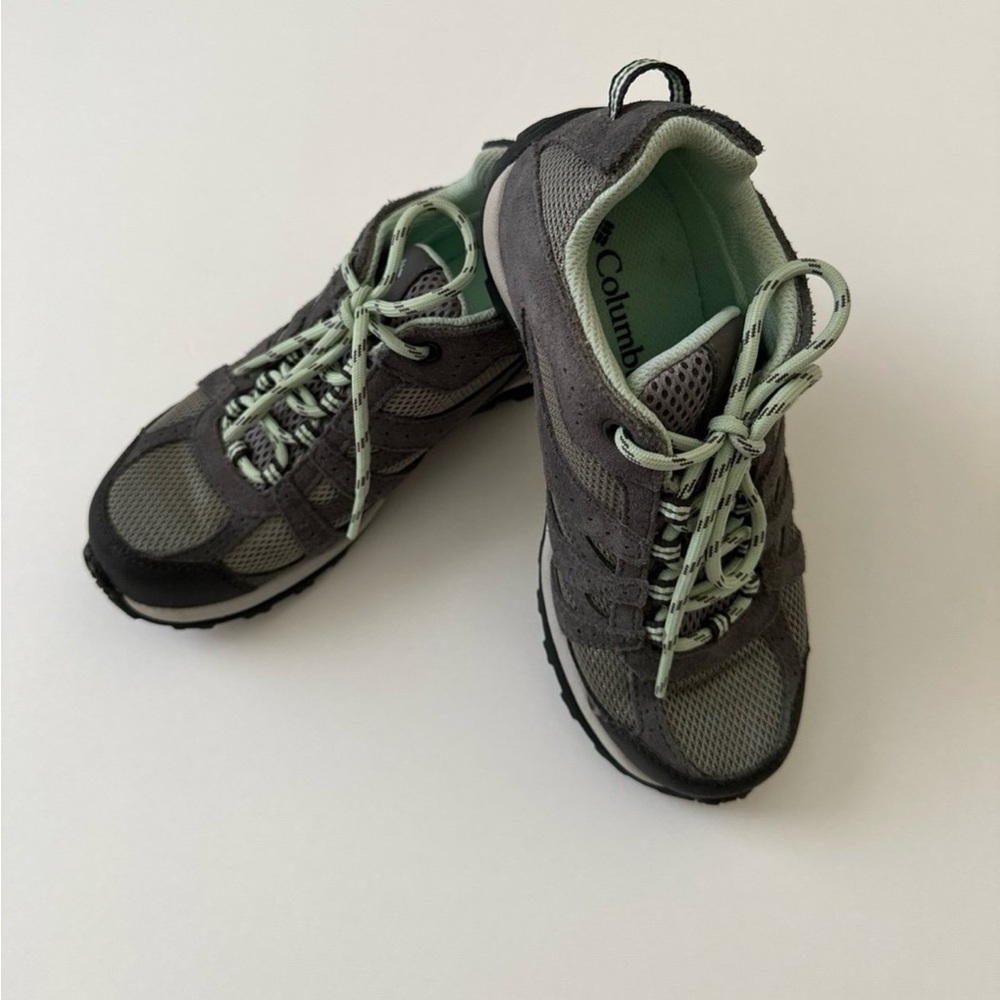 Columbia Redmond Mint Green and Gray Hiking Shoes Size 2 Kids